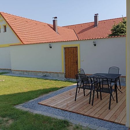 Apartman Na Statku Jílovice Extérieur photo
